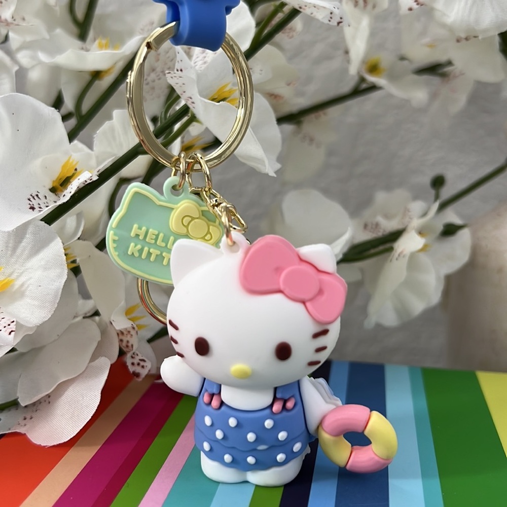 Hello Kitty keychain. - Picture 4 of 8
